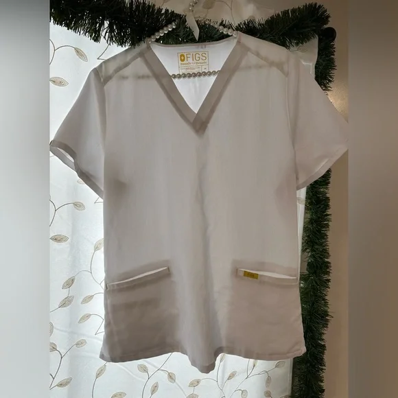 Figs Classic White Scrub Top and Jogger Pants - Picture 1 of 5